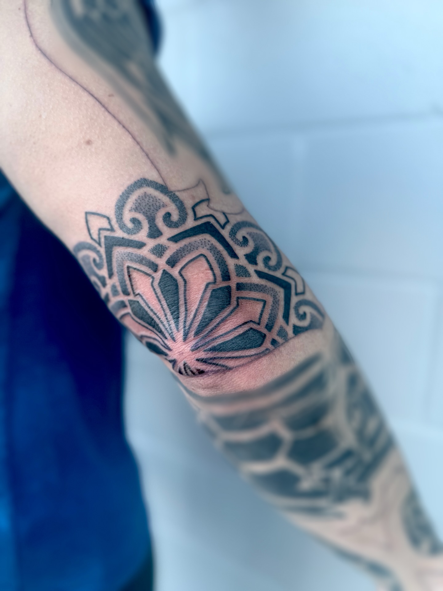 Tattoo by @london_on_the_tatts — geometric