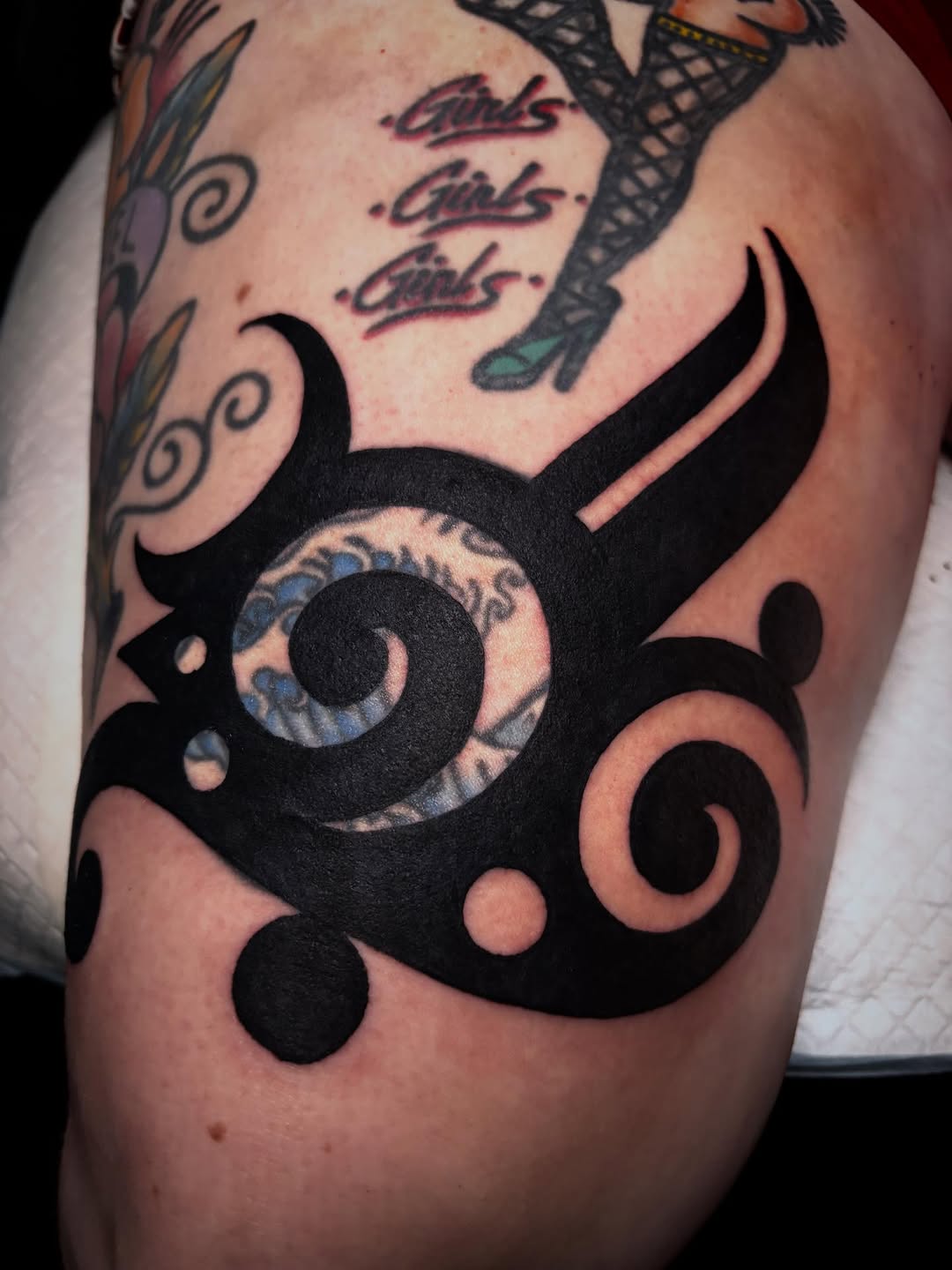 Tattoo by @eric.altonen โ blackwork, tribal