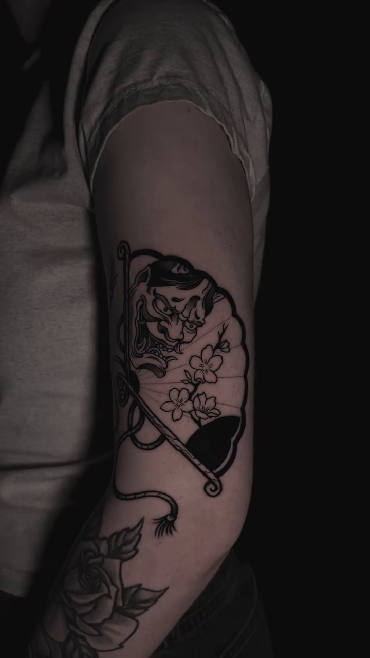 Tattoo by @hawkstattoo_ — japanese_irezumi, blackwork
