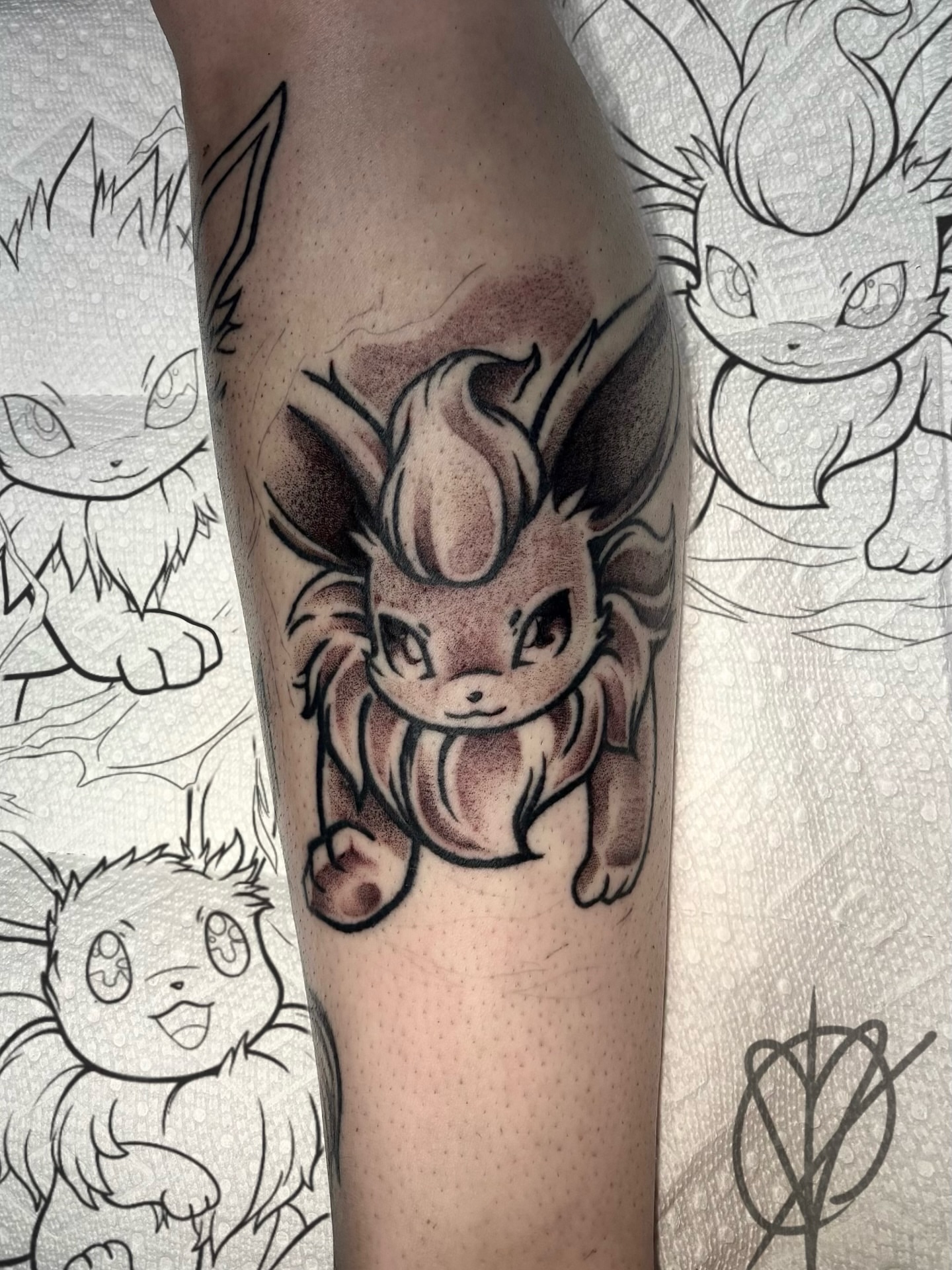 Tattoo by @owlliemoontattoo — dotwork