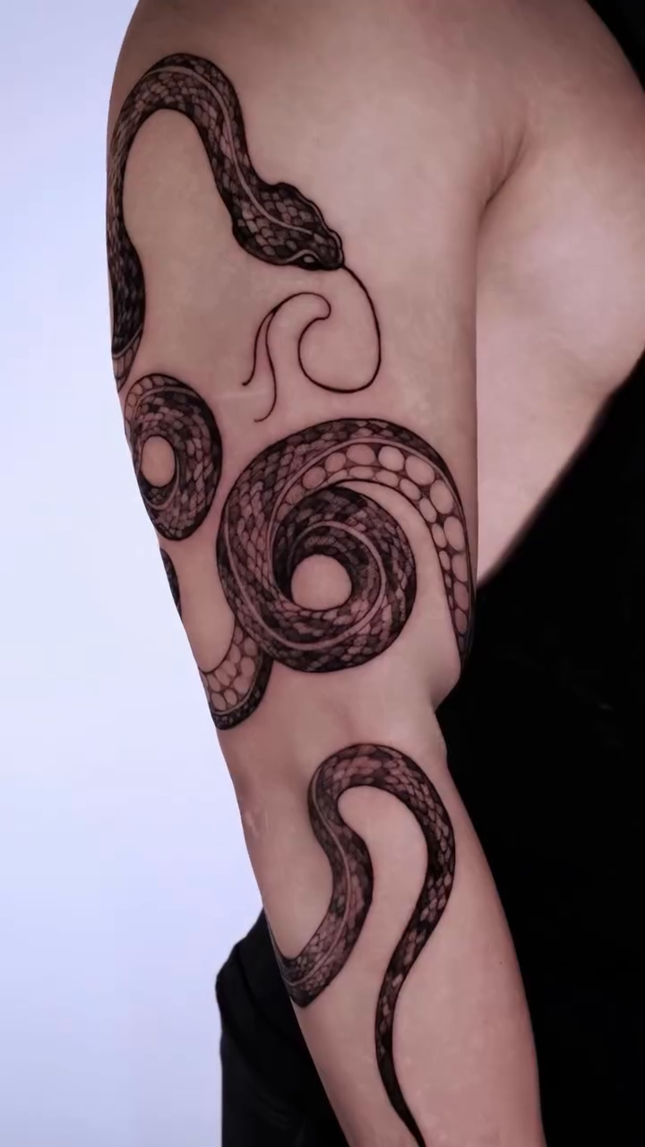 Tattoo by @zozutattoo — black_and_grey, realism