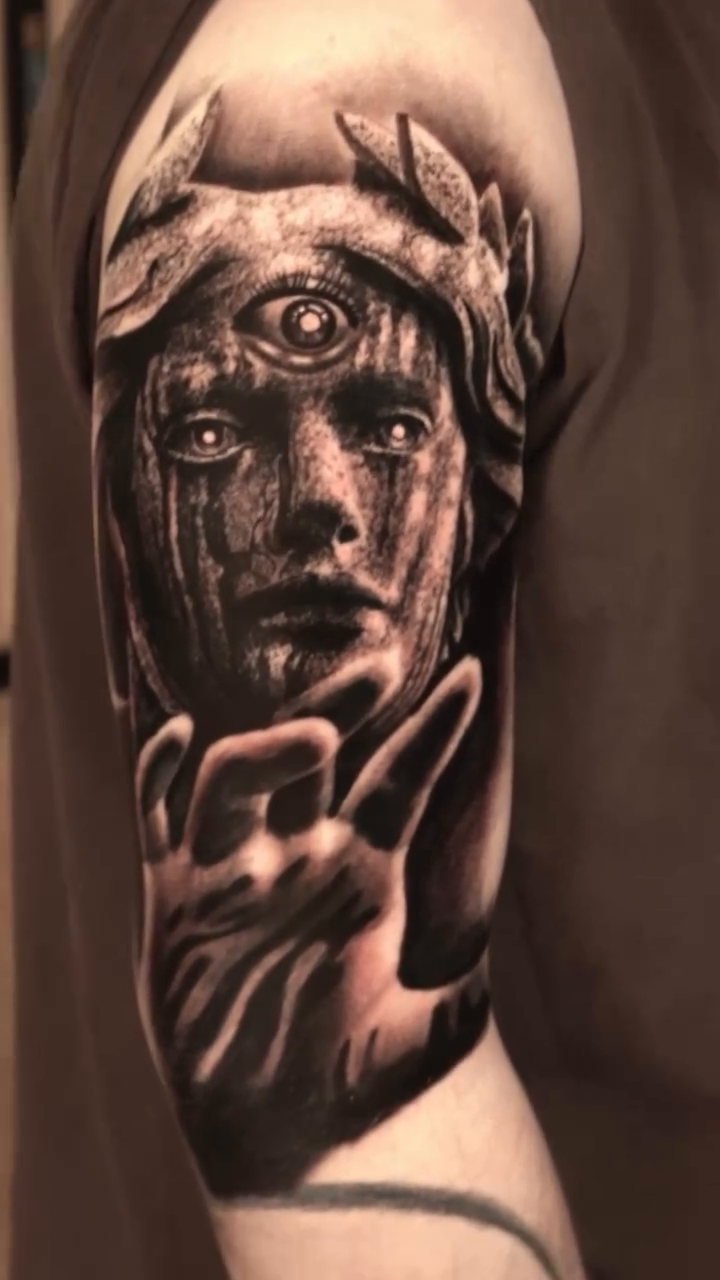 Realism tattoo on the forearm by Eduardo Alonso Cruz ๐ฒ๐ฝ