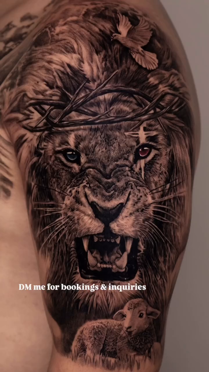 Tattoo by ✴︎ 𝐇𝐨𝐀 ✴︎, Vancouver, British Columbia