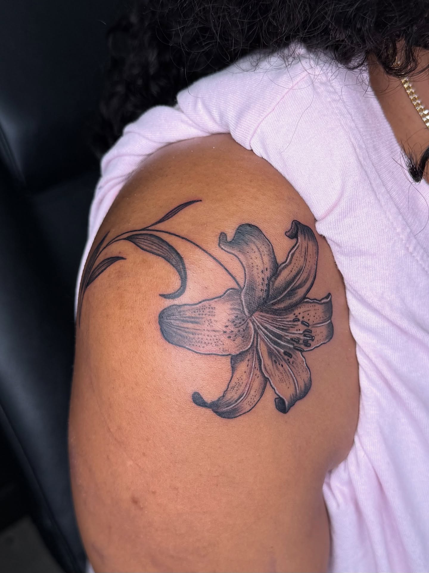 Tattoo by @toozentattoos — black_and_grey