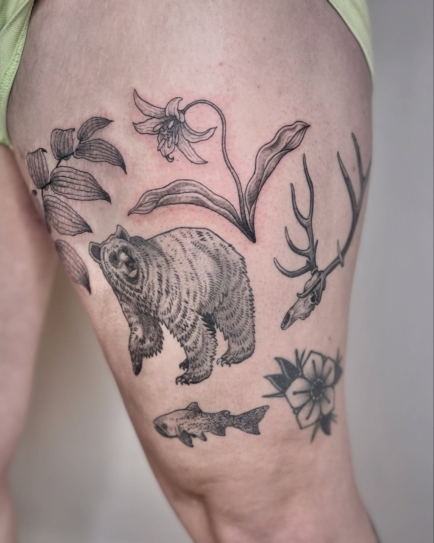 Tattoo by @siltyloamtattoo — black_and_grey