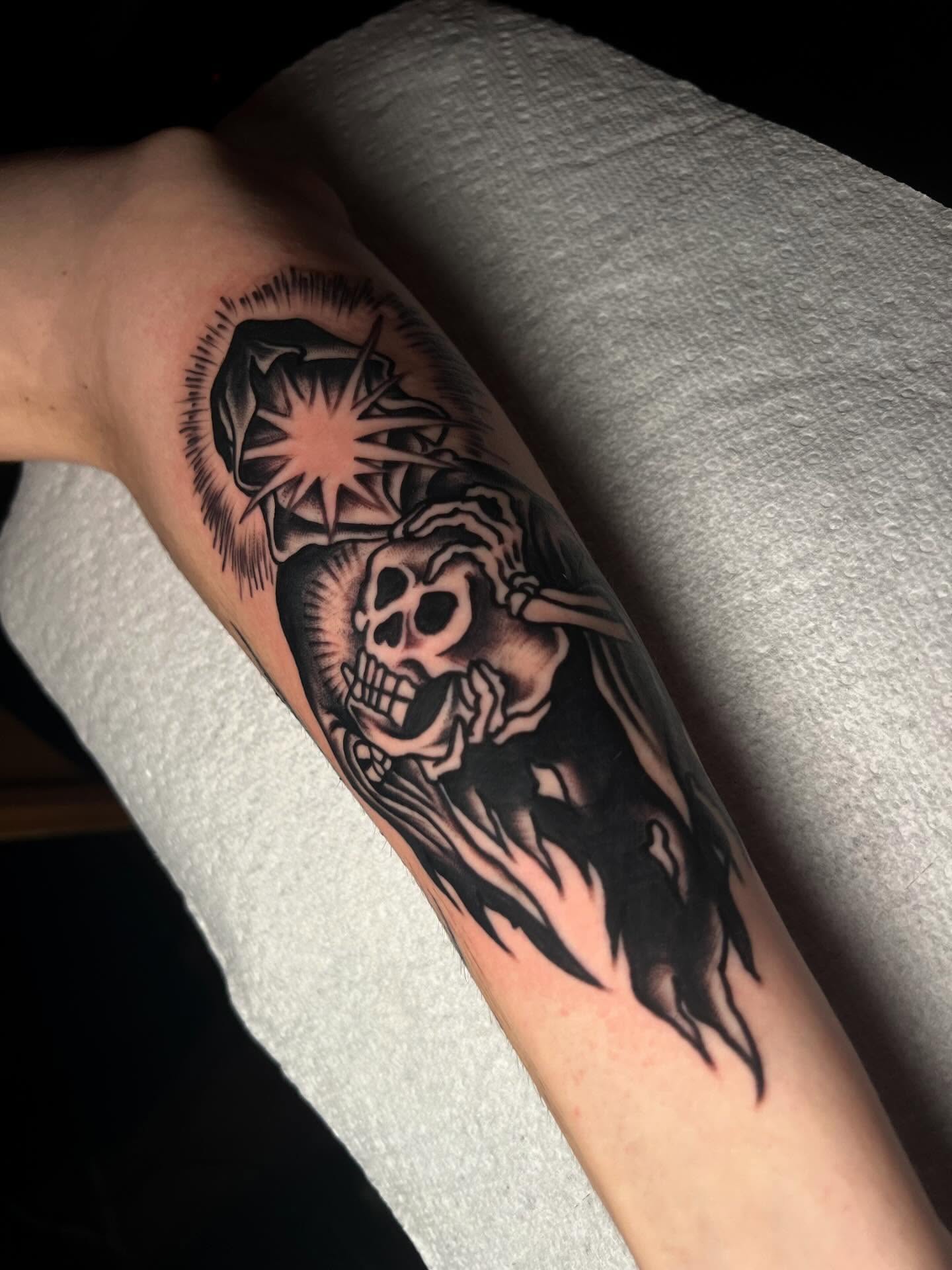 Tattoo by @mezatatt2 — black_and_grey