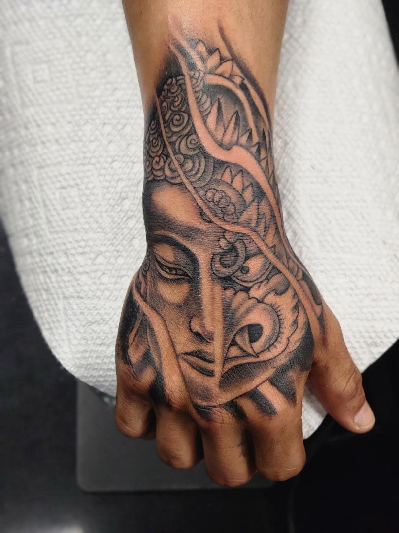 Tattoo by @moesarthouston — black_and_grey