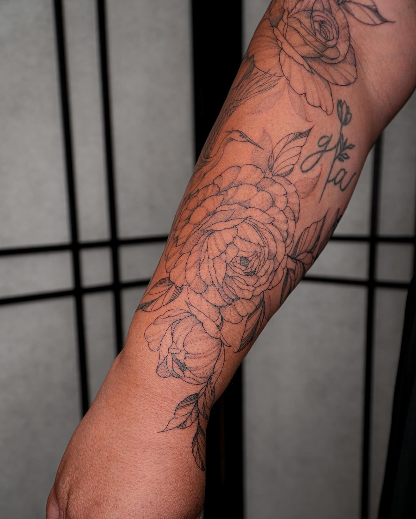 Floral bouquet black and grey tattoo on the forearm by Pandora ✨ Floral, Los Angeles, California