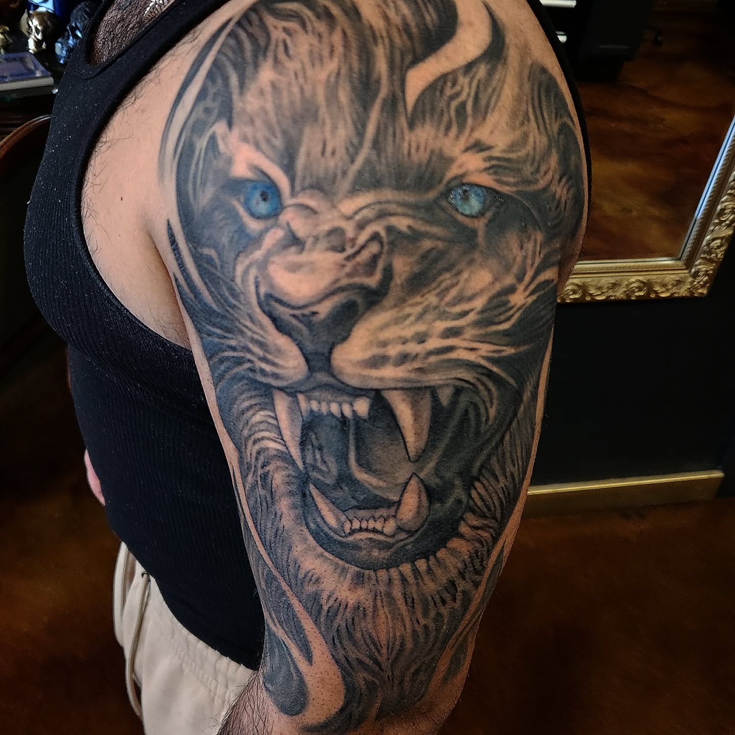 Angry tiger realism tattoo on the thigh by Jack Jr Mora