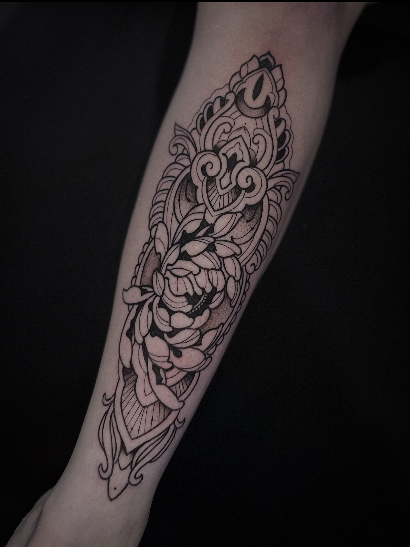 Floral pattern ornamental tattoo on the forearm by E L I Z A H B e T H H D e S I G N S