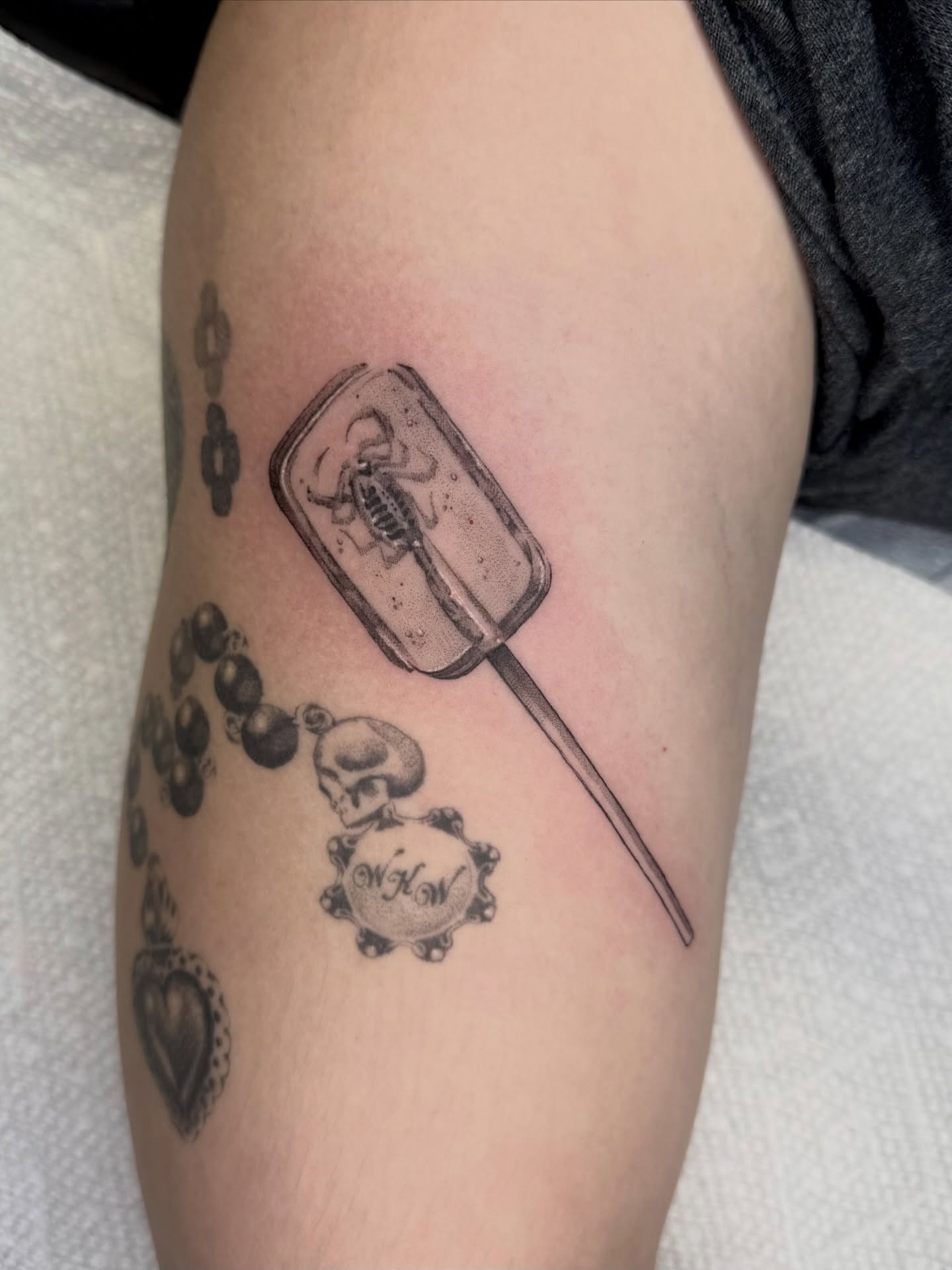 Tattoo by @jesskuesperttattoo β black_and_grey