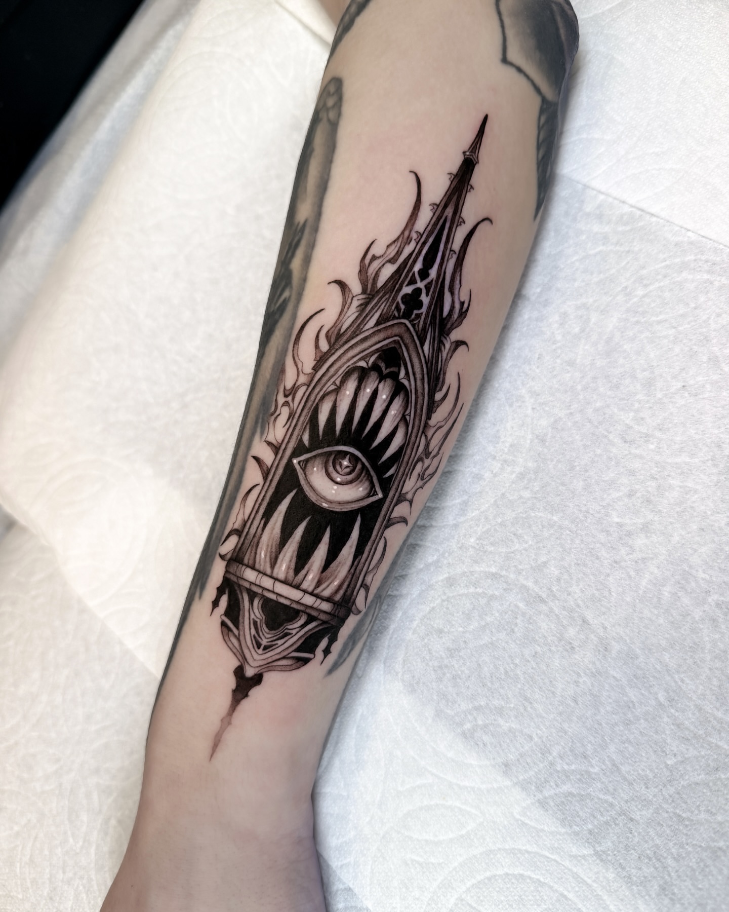 Tattoo by @tommytattoo333 — black_and_grey, geometric