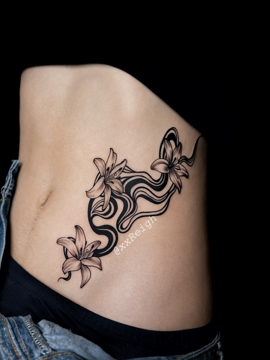 Tattoo by @xxreigh — black_and_grey