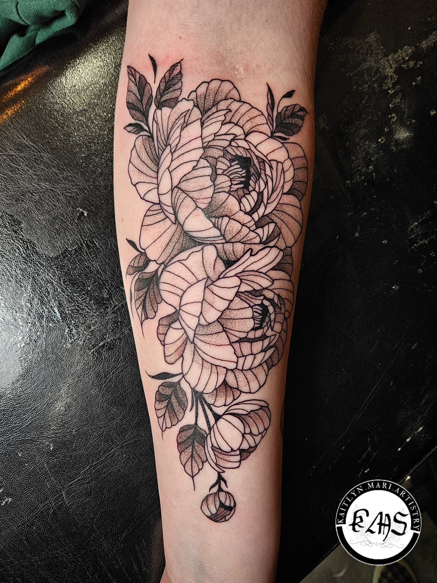 Roses dotwork tattoo on the forearm by Kaitlyn Marianna Skewes 🌙 Illustrative