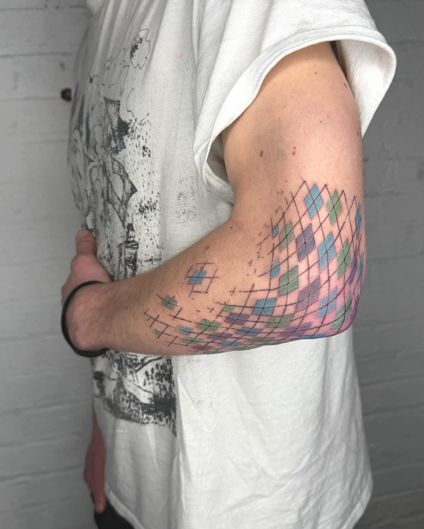 Tattoo by @makeout_sesh — geometric