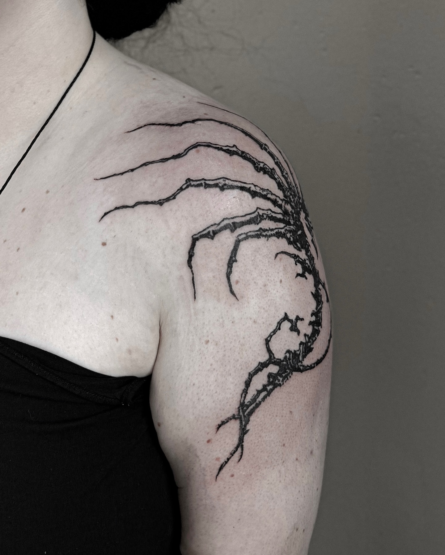 Tree branches black and grey tattoo on the shoulder by ąʑཞąıą ཞąıŋ