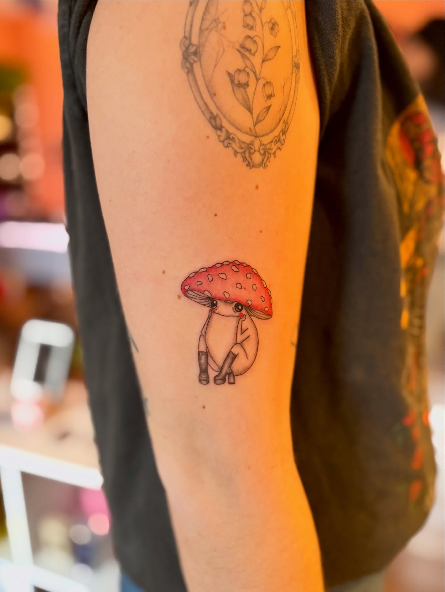 Tattoo by @damoretattoos — dotwork