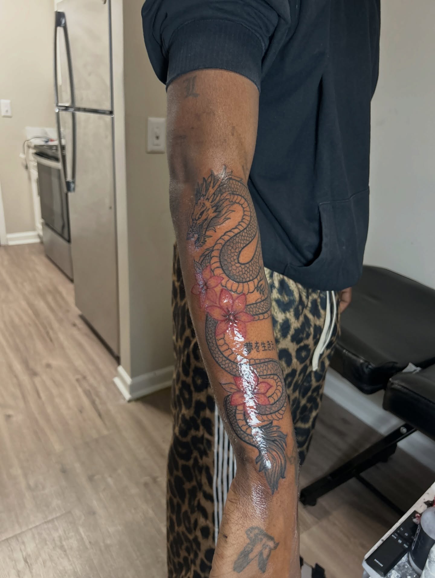 Tattoo by @nylainkedyou — american_traditional, dotwork