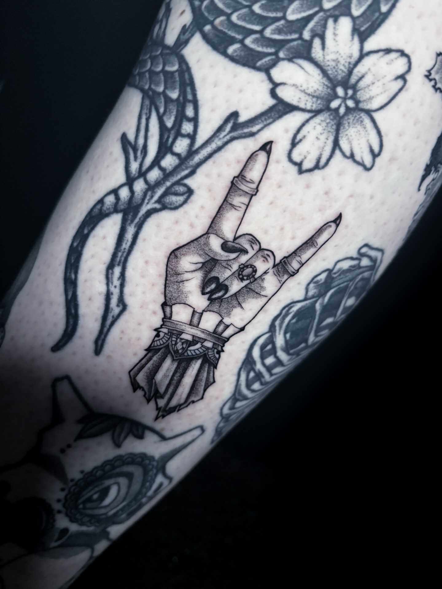Tattoo by @noahdangink — black_and_grey