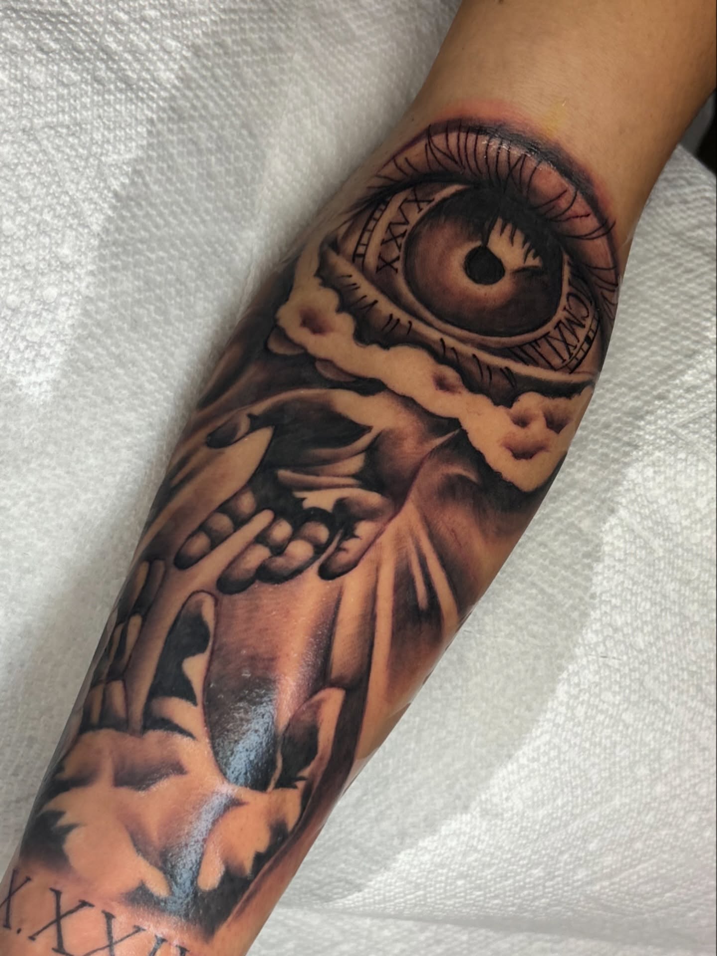 Eye and skeleton realism tattoo on the forearm by FleeDott 🇨🇴