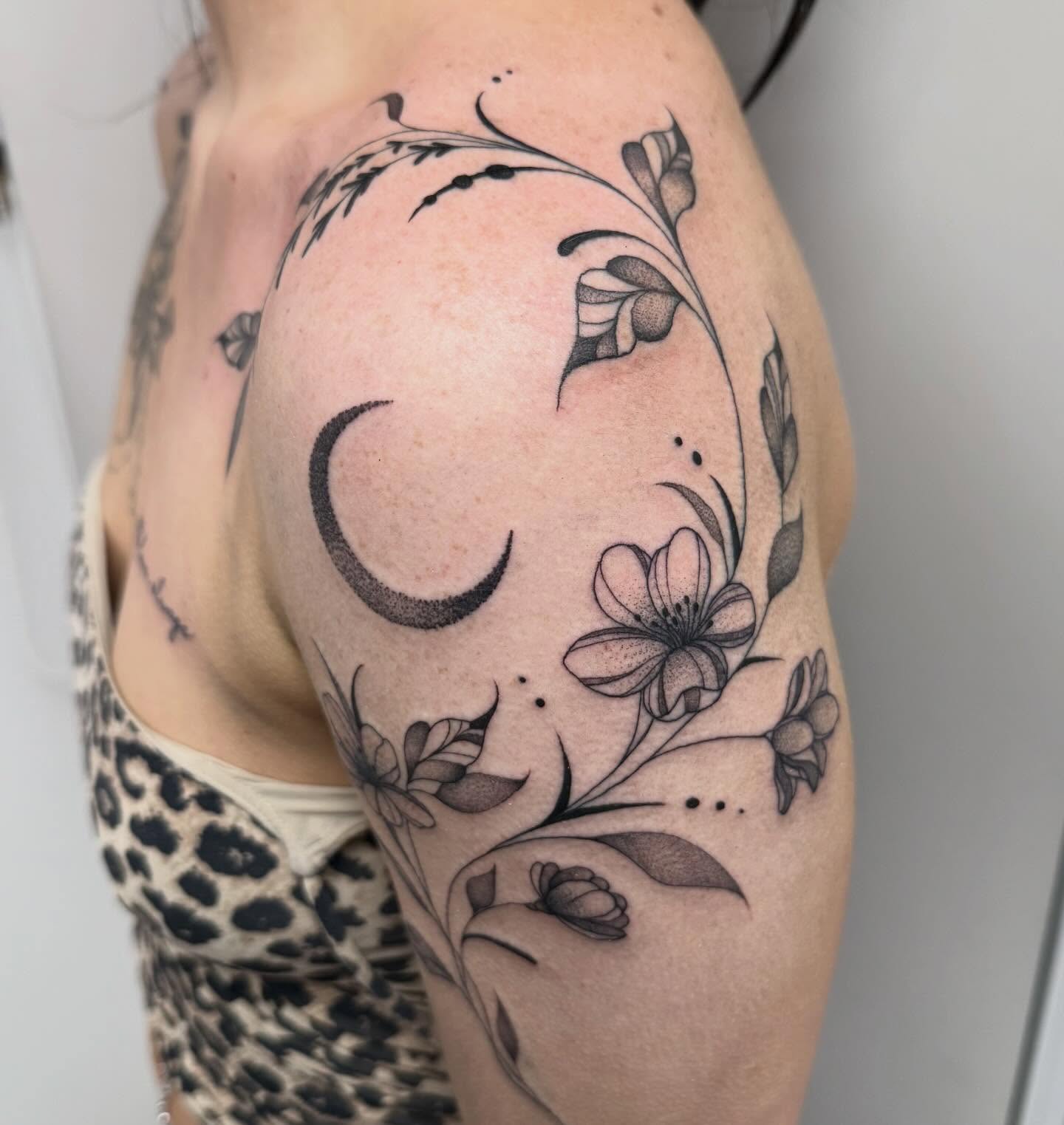 Tattoo by @tattedbycamryn โ black_and_grey, dotwork