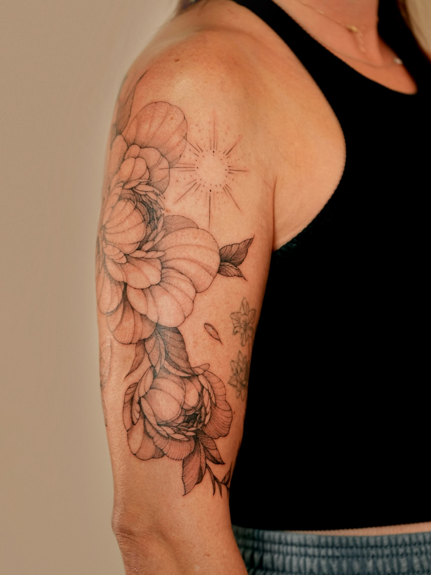 Tattoo by @zali__tattoo — black_and_grey
