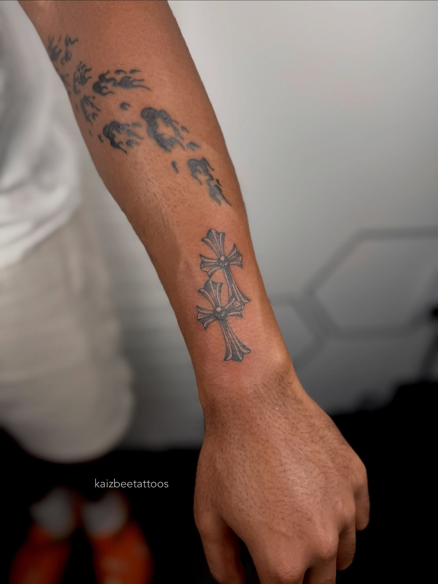 Tattoo by @kaizbeetattoos — black_and_grey