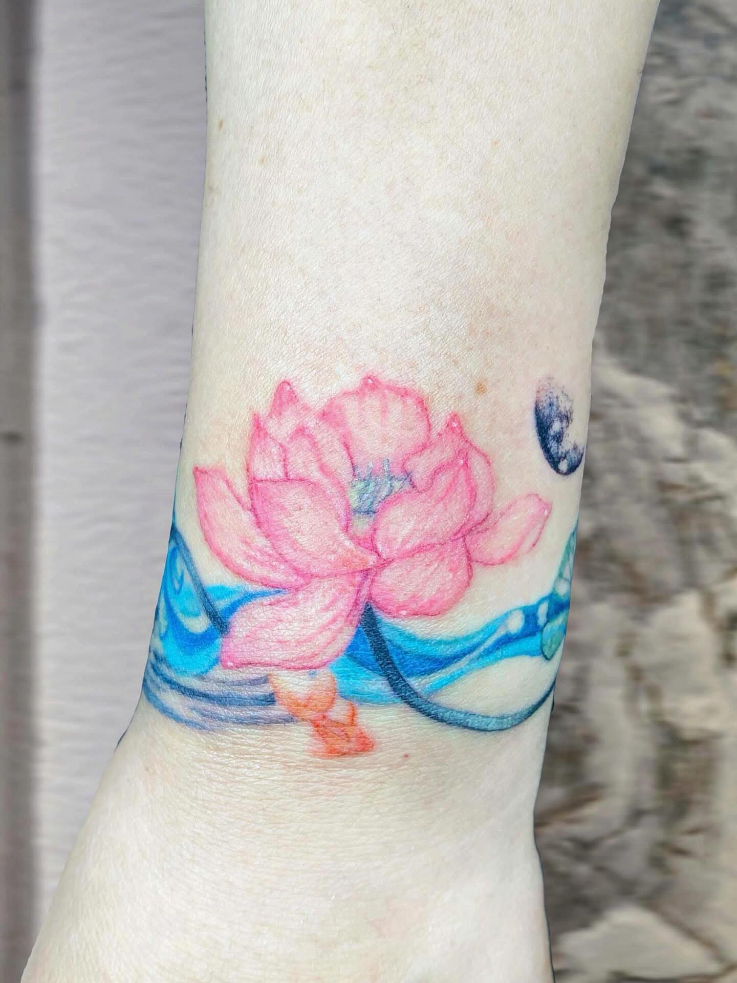 Tattoo by @tattoo_edith_mars — watercolor