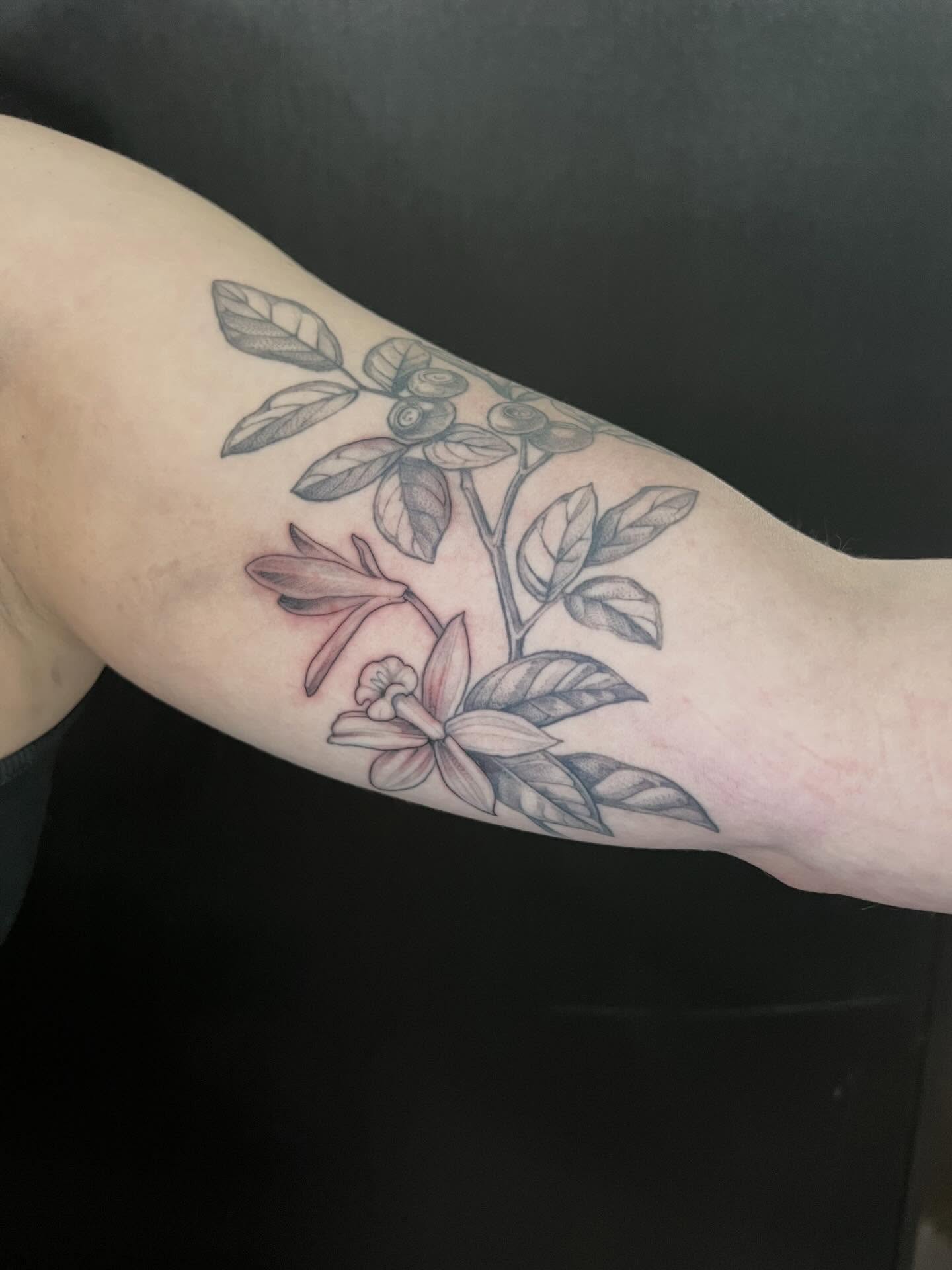 Tattoo by @zoeloutattoo — black_and_grey