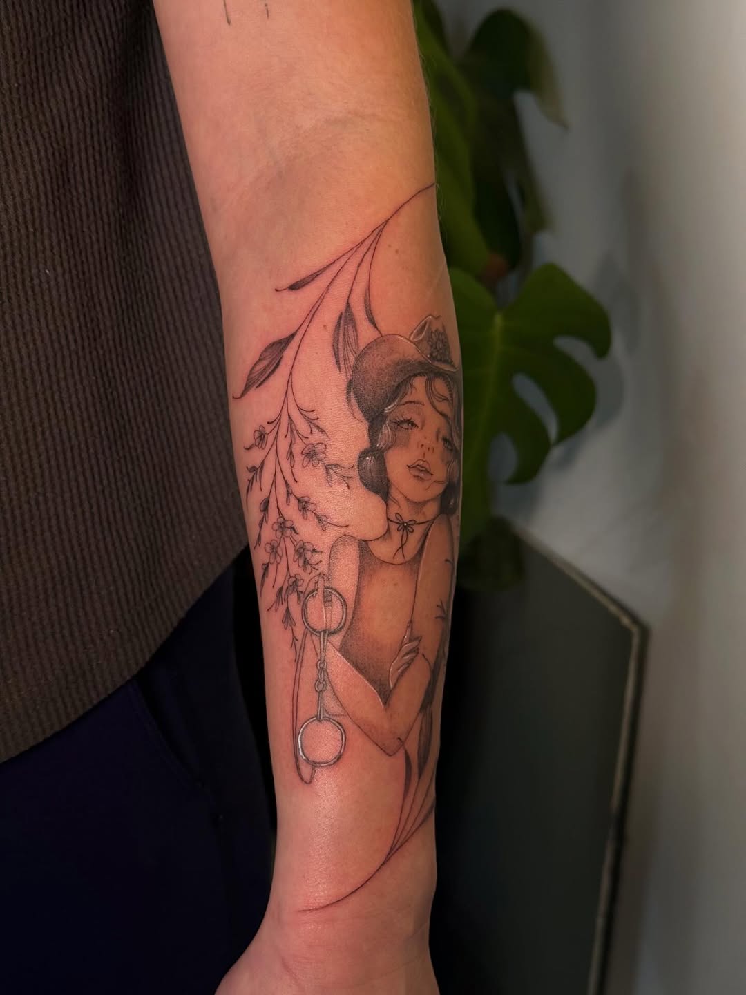 Tattoo by @divinithuy — fine_line, black_and_grey