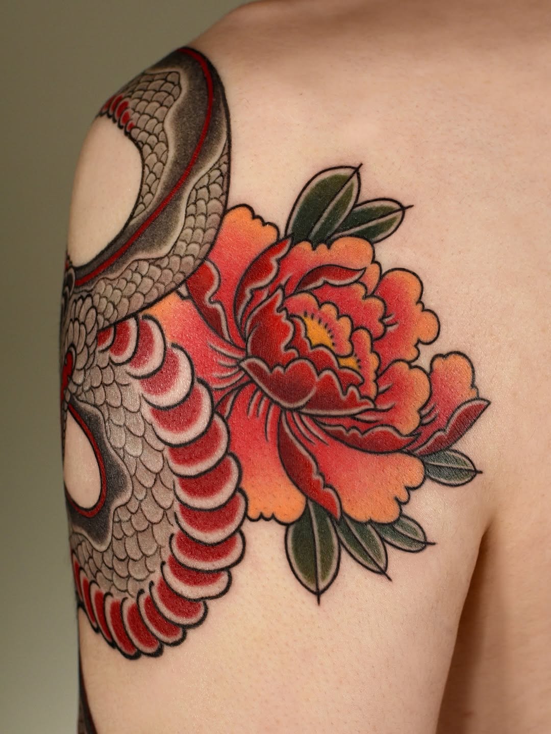 Snake and peony neo-traditional tattoo on the shoulder by ๐ก๐ฎ๐ป๐ฐ๐ โง ๐ก๐ฌ๐ ๐ง๐๐ง๐ง๐ข๐ข ๐๐ฅ๐ง๐๐ฆ๐งโง