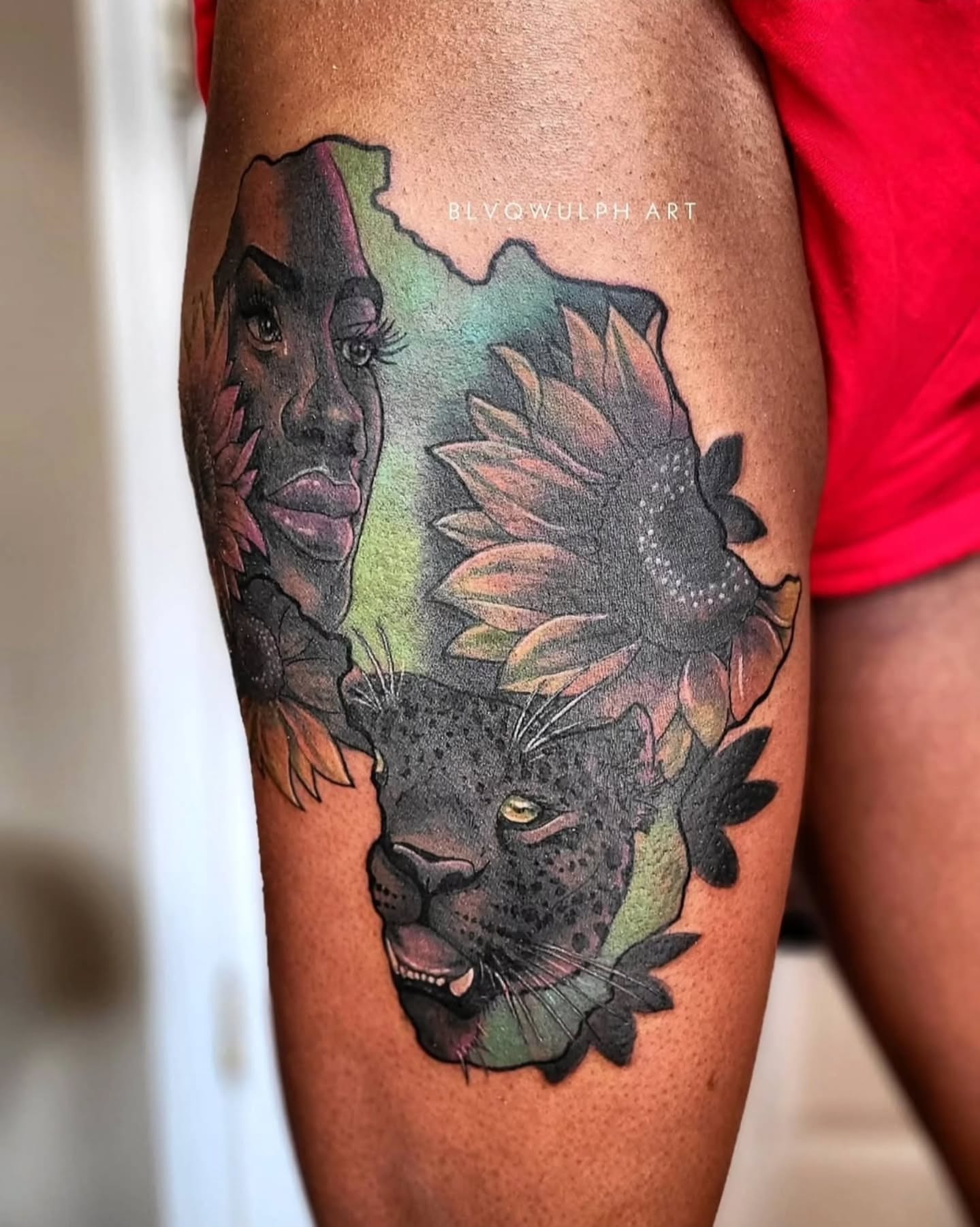 Sunflower and leopard realism tattoo on the thigh by ๐๐๐๐