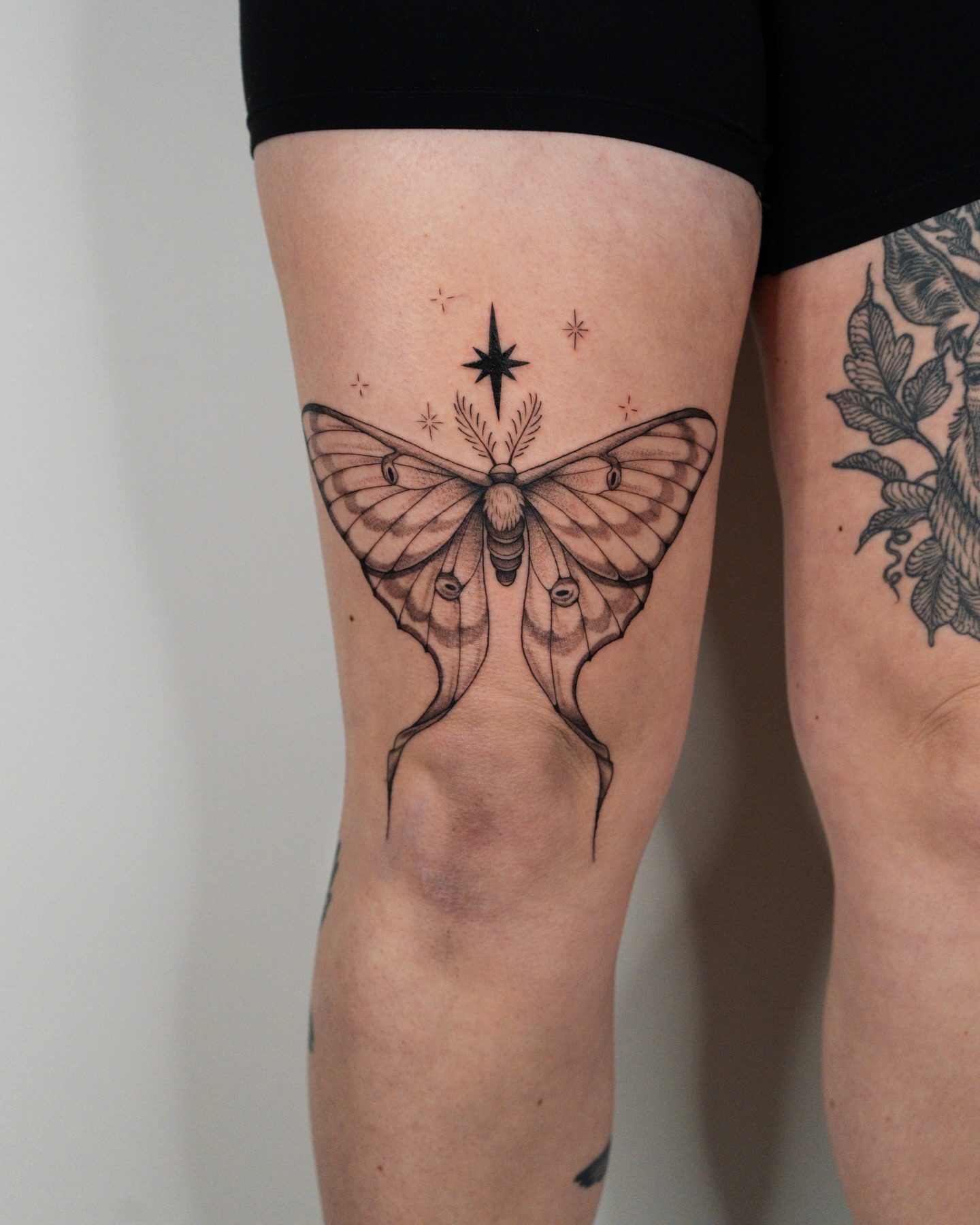 Tattoo by @mikaylasuetattoo — black_and_grey