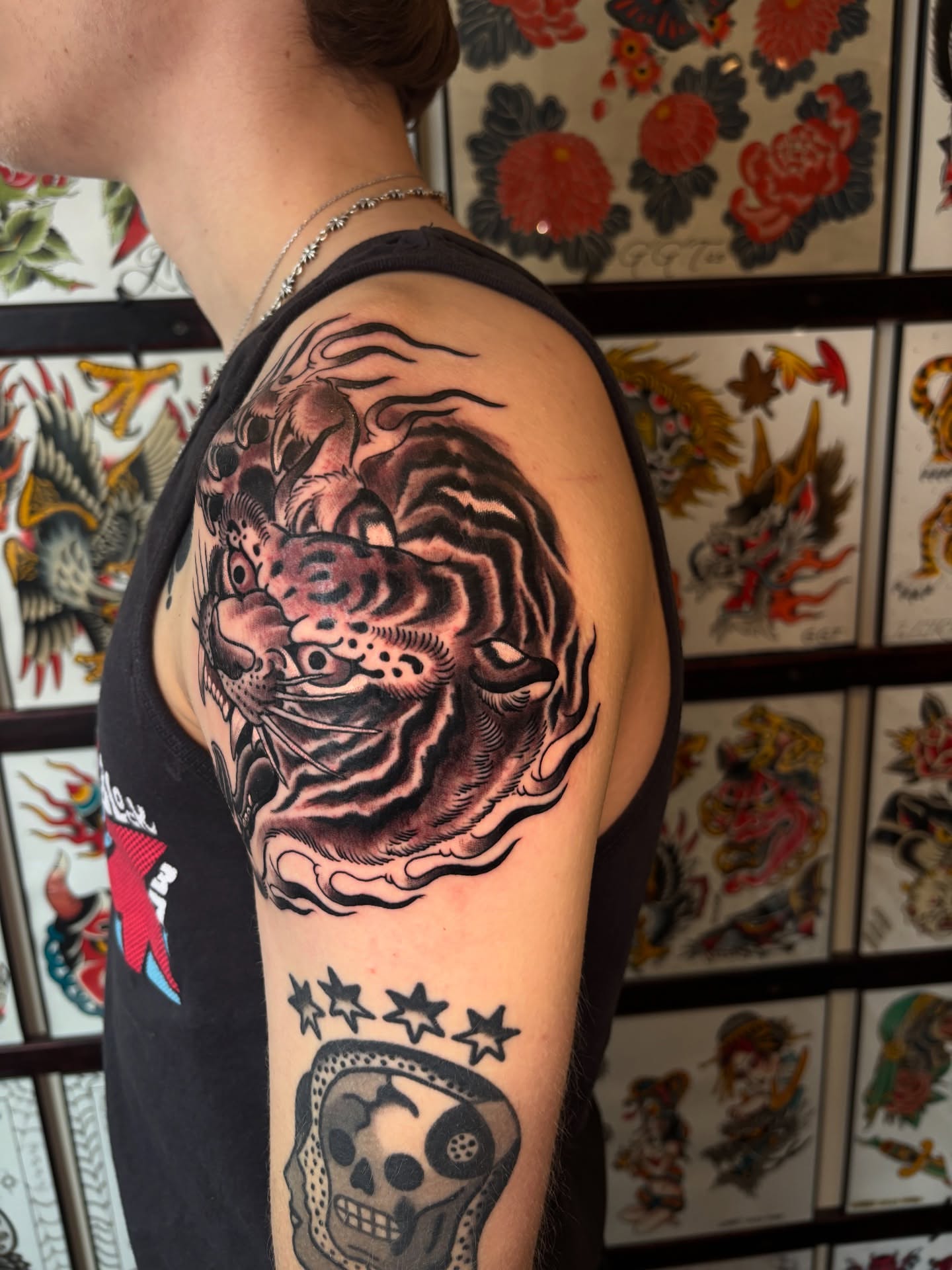 Tiger American traditional tattoo on the shoulder by Mike Maciejewski:Chicago Tattoo Artist