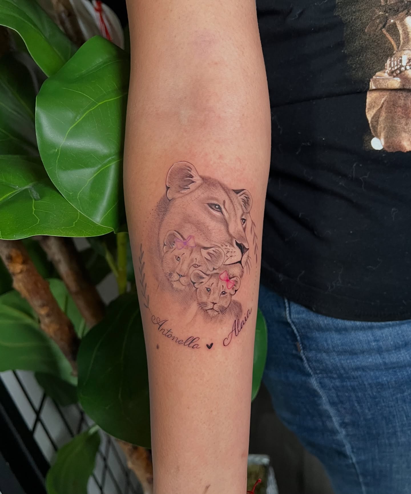 Tattoo by @yennyinktattoo β realism