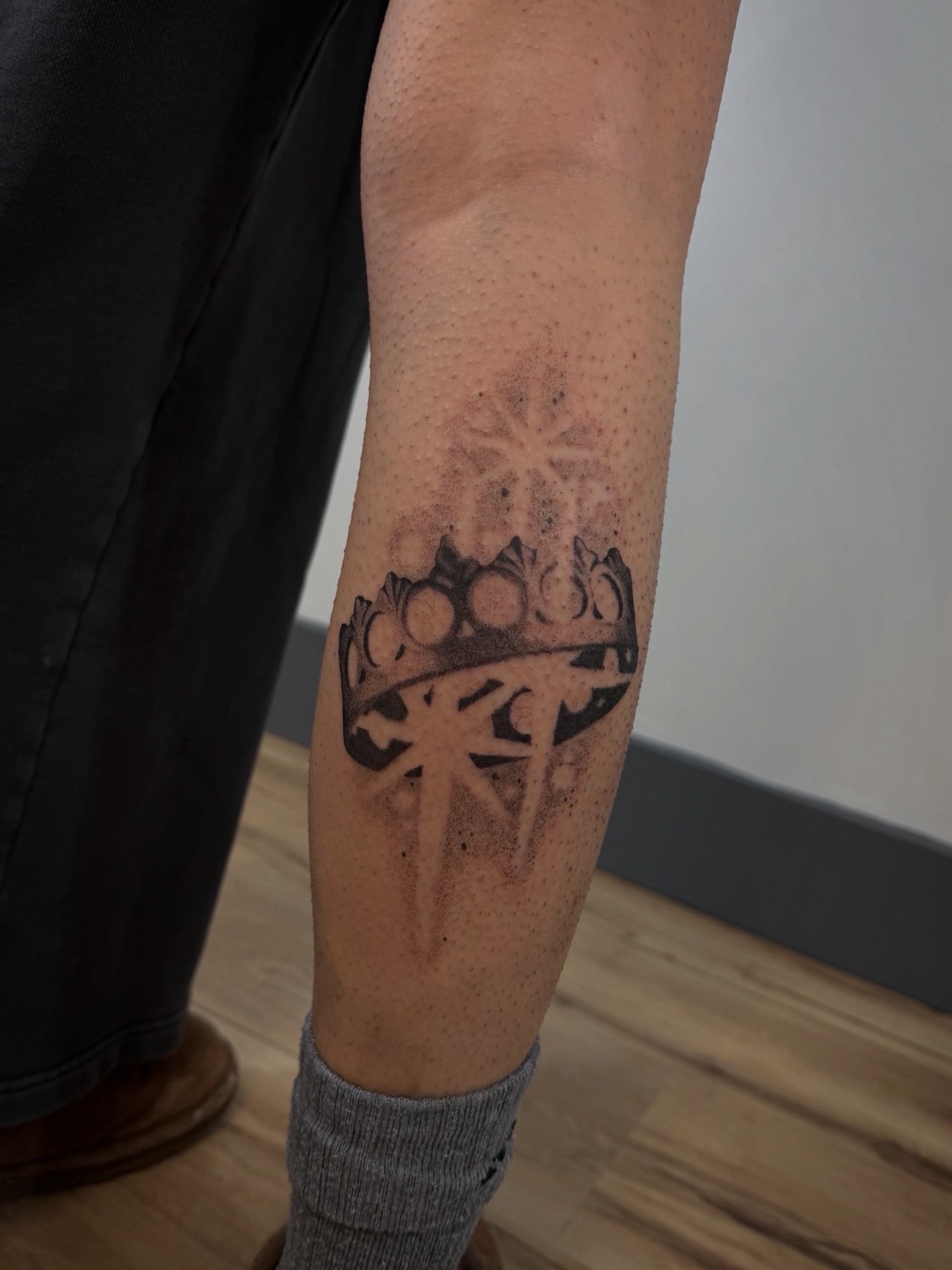 Tattoo by @afondi — black_and_grey