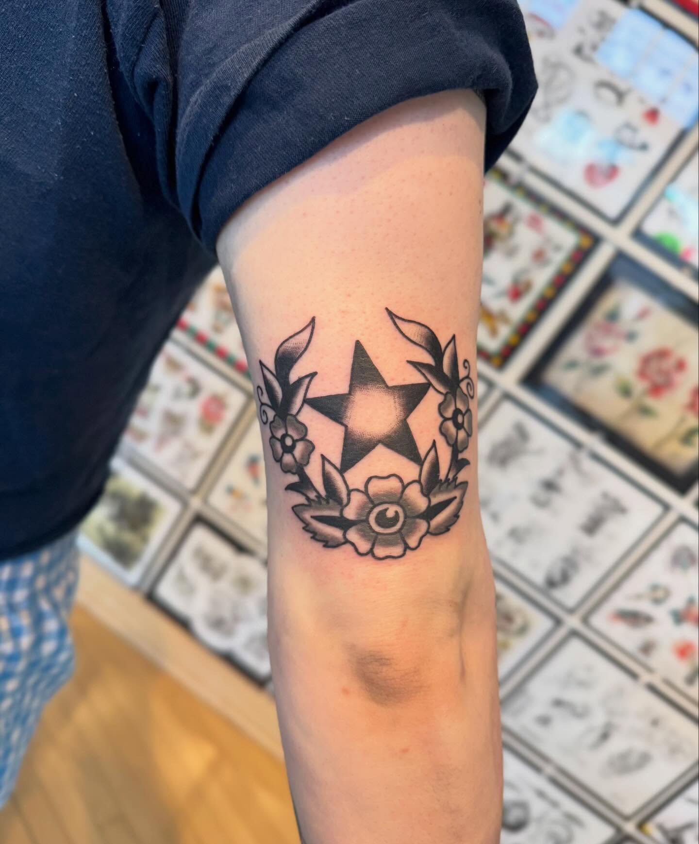 Tattoo by @elleyax — black_and_grey