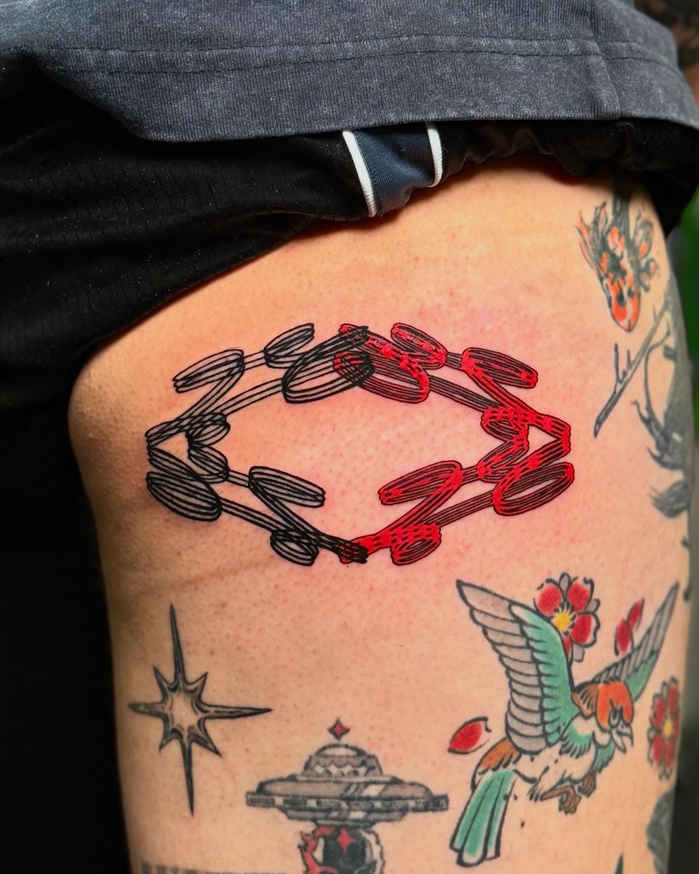 Ring American traditional tattoo on the thigh by Scott!!!