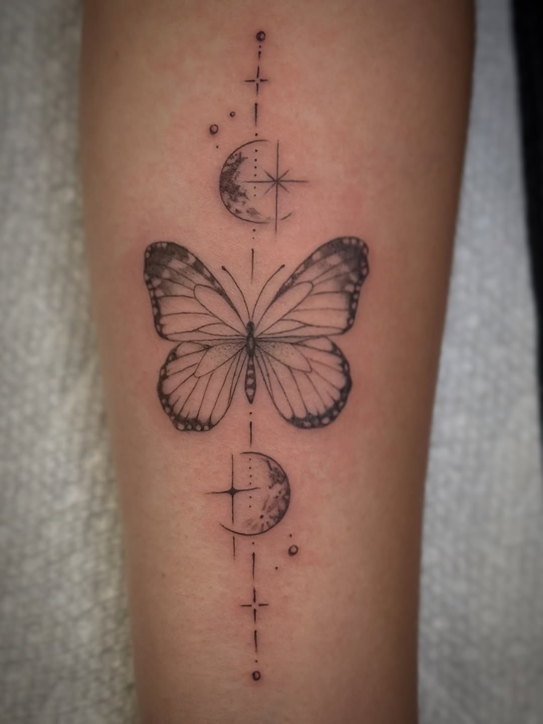 Tattoo by @tattoosbyaudi — fine_line, dotwork