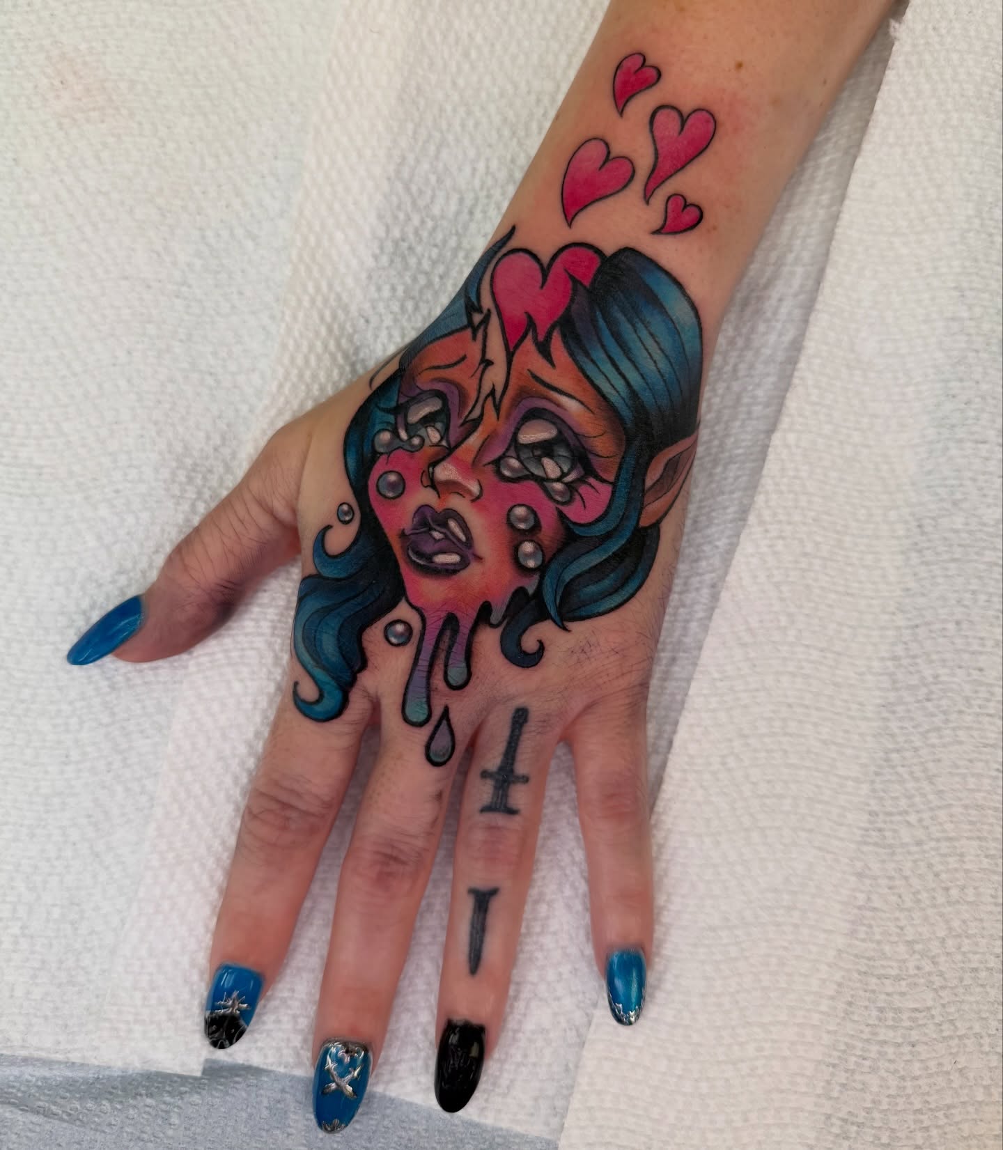 Tattoo by @sammyvanhiggins — new_school, dotwork