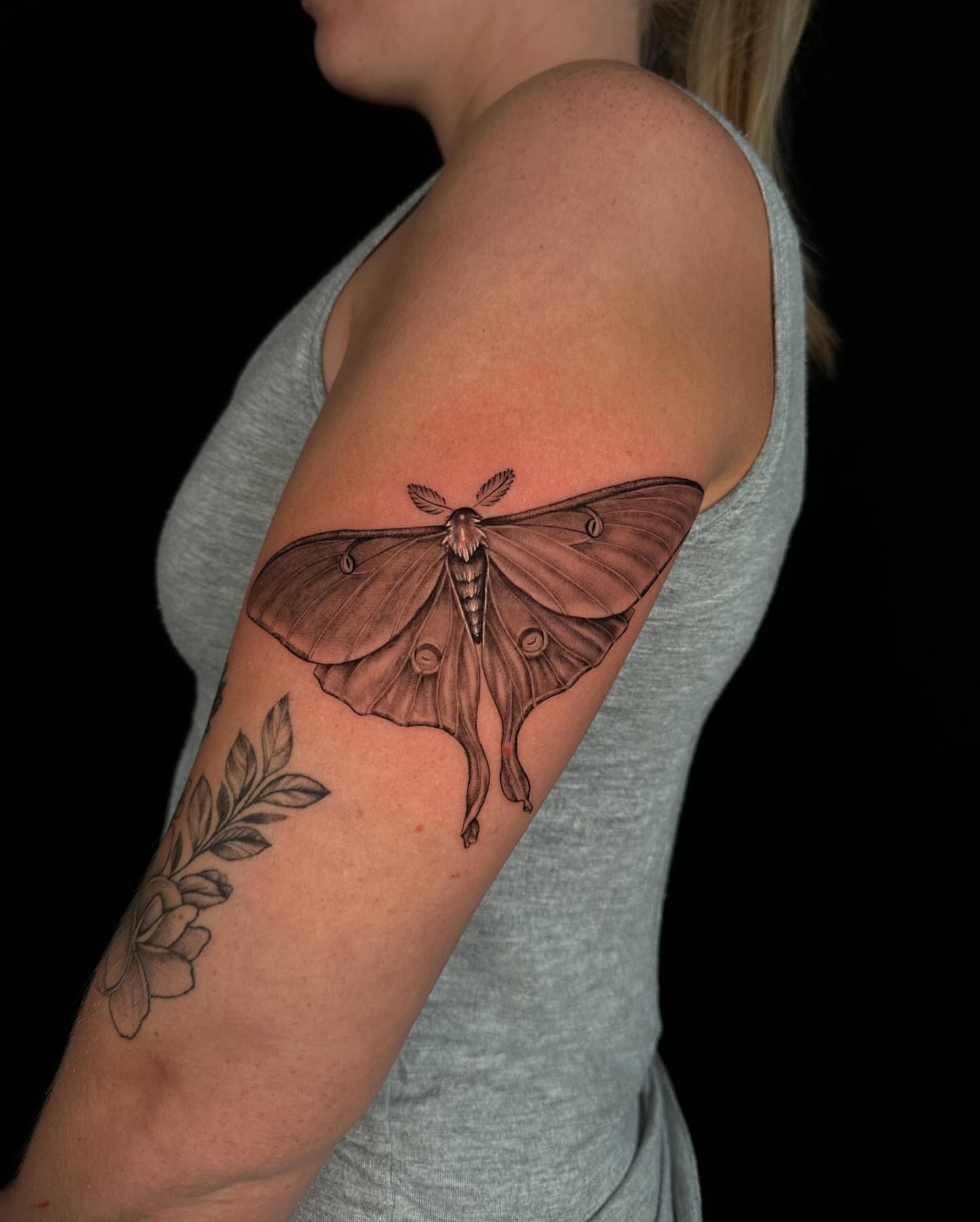 Tattoo by @davidlayhere โ black_and_grey