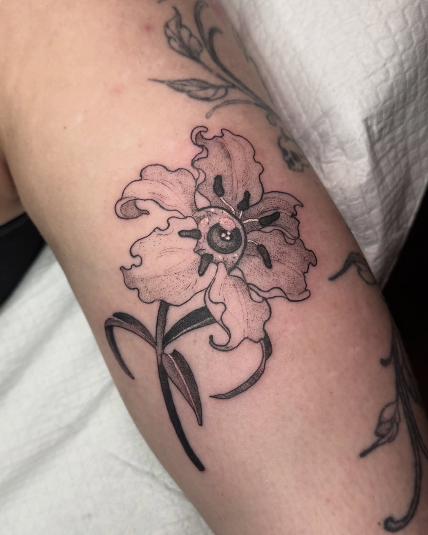 Tattoo by @scaledxwingstattoo โ black_and_grey