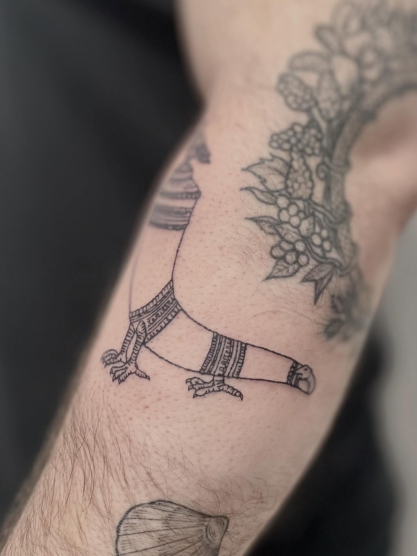 Tattoo by @bartobello — black_and_grey