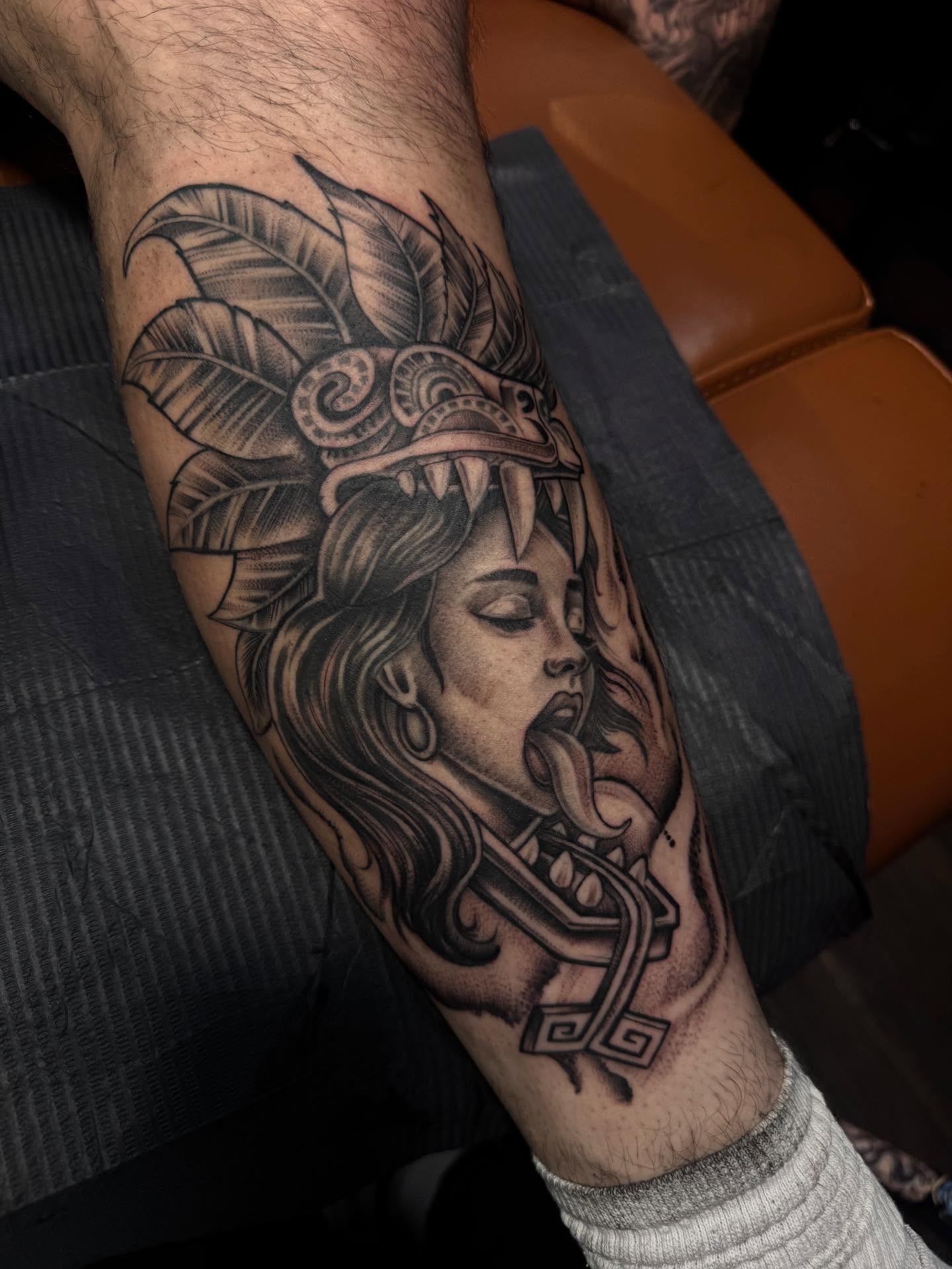 Tattoo by @plata3rl — american_traditional, black_and_grey