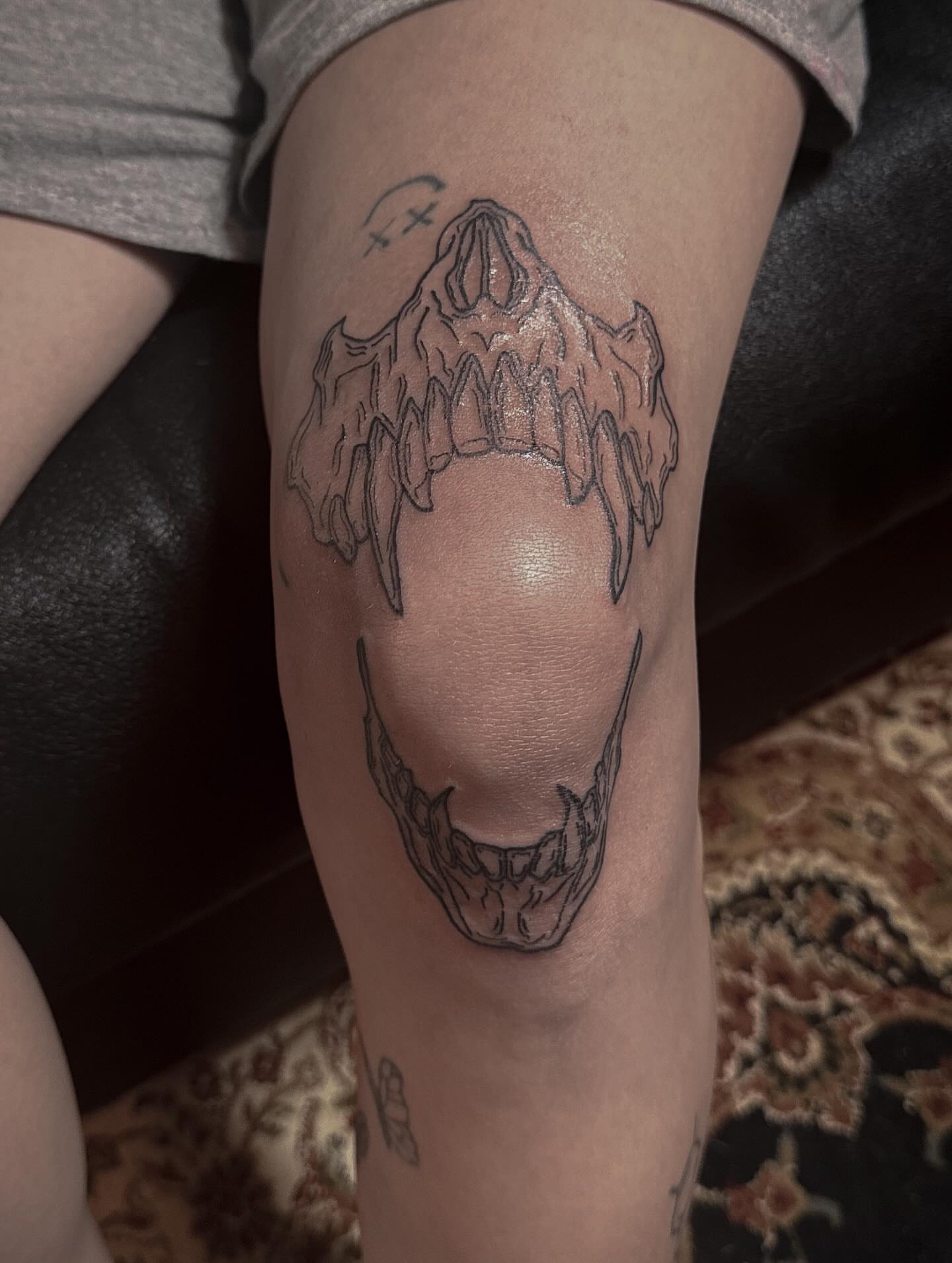 Skull black and grey tattoo on the thigh by ☆ ciara ☆