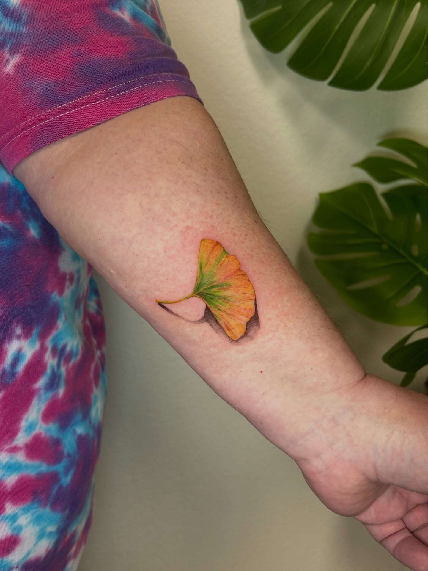 Gingko leaf realism tattoo on the forearm by Miri