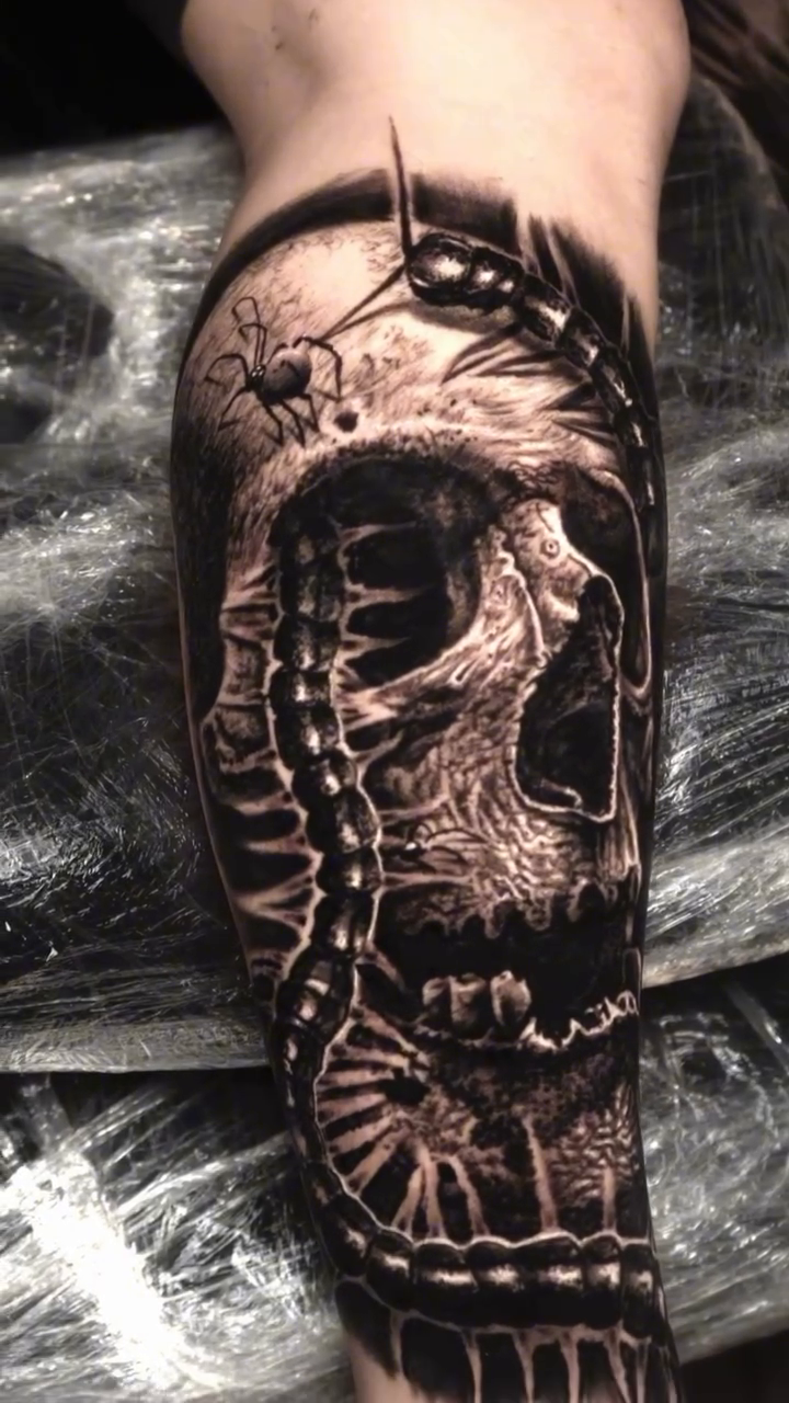 Realism tattoo on the forearm by Eduardo Alonso Cruz ๐ฒ๐ฝ