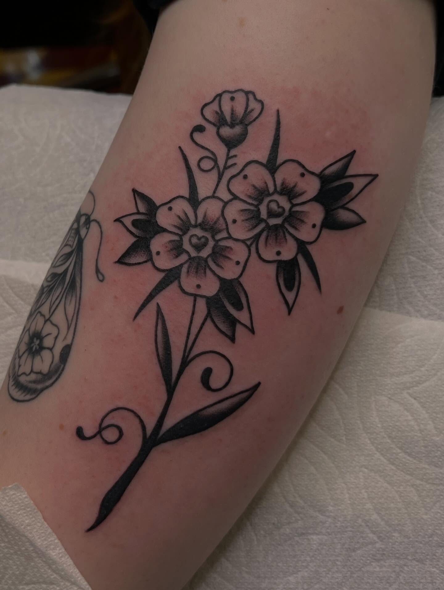 Tattoo by @molliecooltattoos — black_and_grey