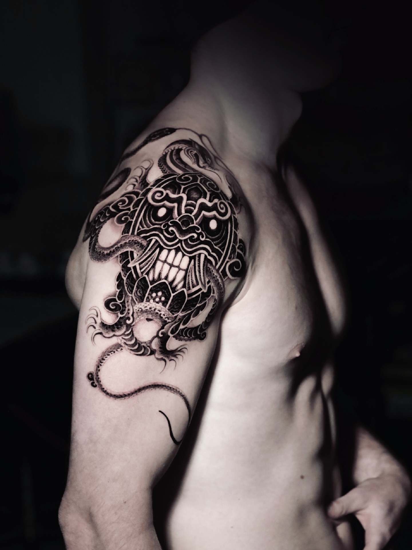 Dragon japanese irezumi tattoo on the shoulder by 𝐆𝐑𝐄𝐄𝐃