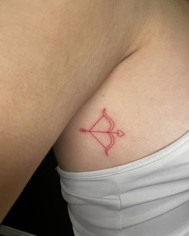 Tattoo by @myl.valois_tattoo — geometric